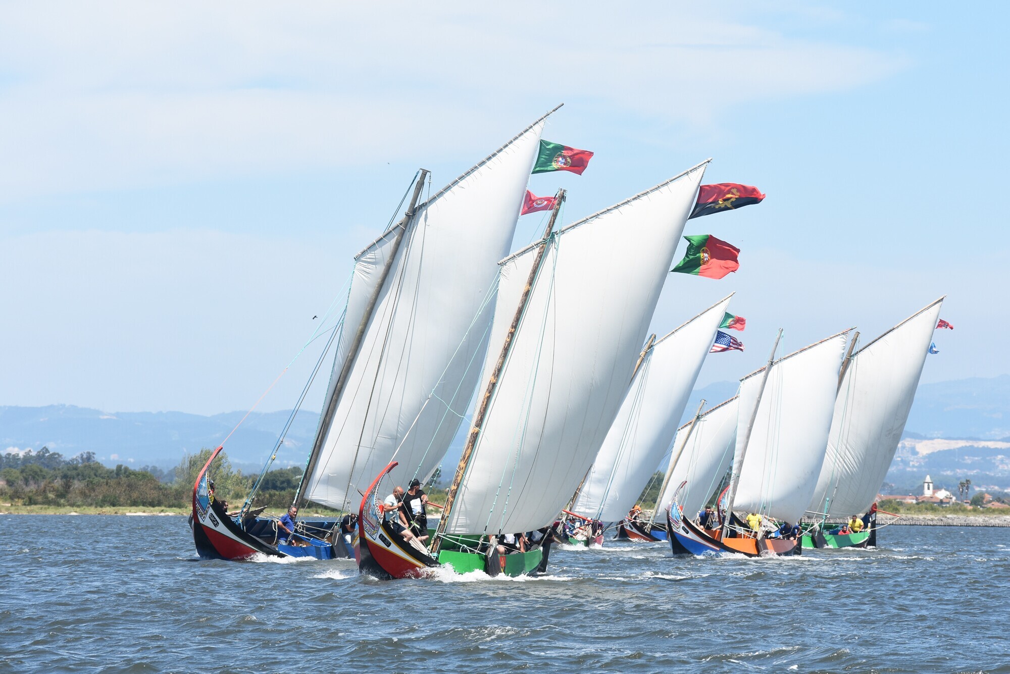 MARCO SILVA FOI O GRANDE VENCEDOR DA REGATA DE BARCOS MOLICEIROS DO MERCADO TRADICIONAL DO BICO